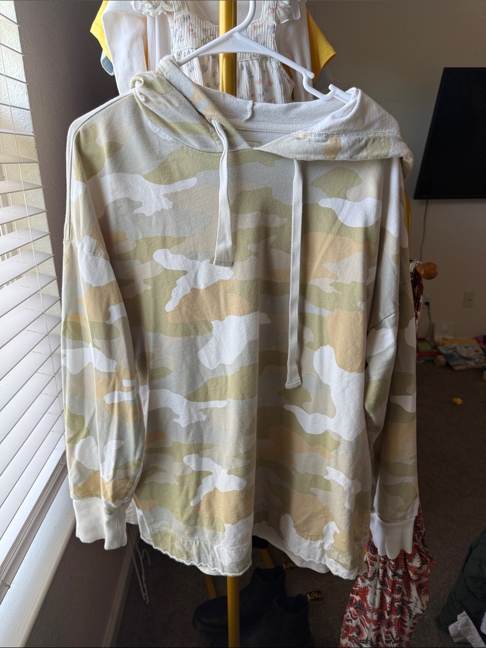 aerie Neutral Camo Drawstring Hoodie - Beige, White, Light Olive